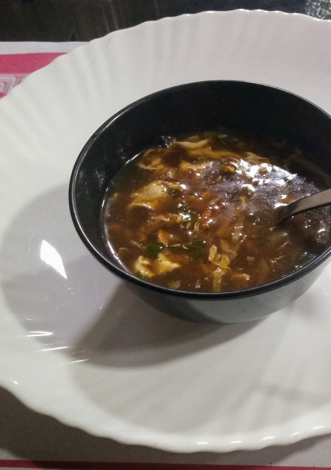 ரெஸ்டாரண்ட் ஸ்டைல் ஹாட் & ஸோர் சிக்கன் சூப் (hot and sour chicken soup recipe in Tamil) செய்முறை முக்கிய புகைப்படம்