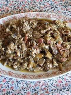 Una foto de Revuelto de berenjenas con bacon ahumado