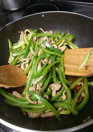 A picture of Chinese Easy Green Pepper Pork.