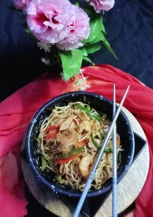 মিক্স চাউমিন(mix chow mein recipe in Bengali) রেসিপির প্রধান ছবি