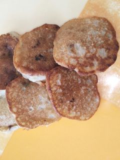 केळी आणि उडीदाचे आप्पे (keli ani udidache appe recipe in marathi) रेसिपी चे मुख्य फोटो