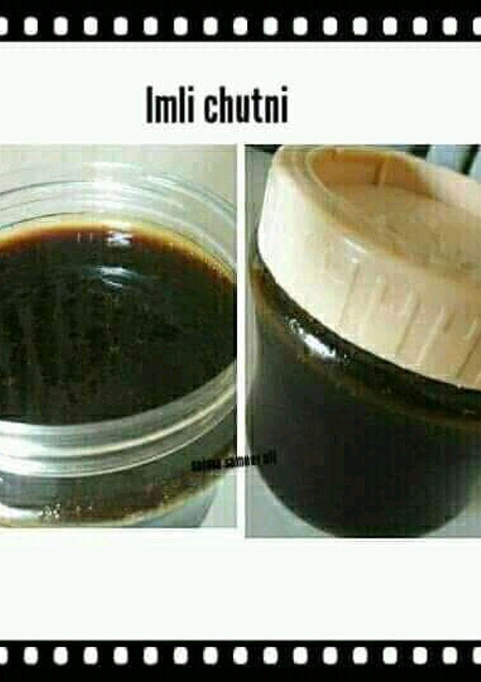 A picture of Imli ki meethi chutni.