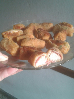 Una foto de Bocaditos de pollo, jamón y queso