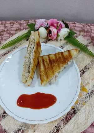 A picture of Chicken grilled cheese sandwiches.
