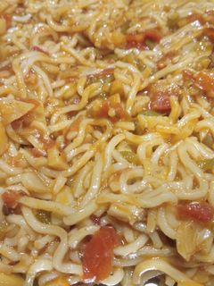 आलू प्याज मैगी (Aloo pyaz maggi recipe in hindi) रेसिपी मुख्य फोटो