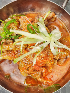 A picture of 3 spices chops karahi.
