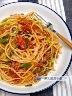 蕃茄韮菜牛肉炒義大利麵 的食譜成品照片