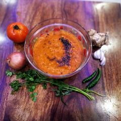 A picture of Tomato onion chutney.