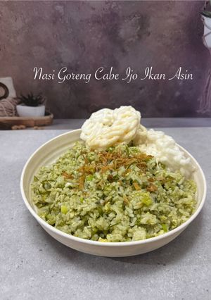 Foto resep Nasi Goreng Cabai Ijo Ikan Asin