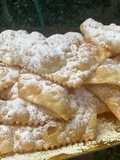 Chiacchiere o frappole leggere e bollose