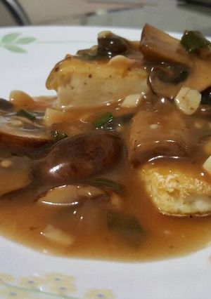 A picture of Tofu mushroom marsala.