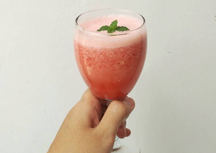 Strawberry Yakult 🍷