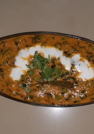 A picture of Methi matar malai.