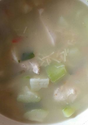 Una foto de Sopa de pollo con sobre Knorr sencillo