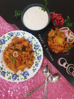 વધારેલો ભાત (Vagharela Bhat Recipe In Gujarati) રેસીપી મુખ્ય ફોટો