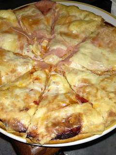 Una foto de Pizza de los sábados noche 🤩