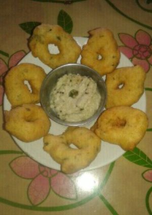 A picture of Medu vada.