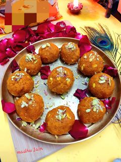 मोतीचुर लड्डू (Motichur ke ladoo recipe in Hindi) रेसिपी मुख्य फोटो