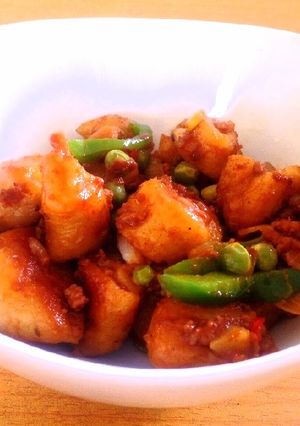 A picture of Potato buttered Gnocchi with minced beef sauce.