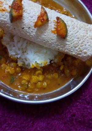 A picture of Chanadal with plain rice.