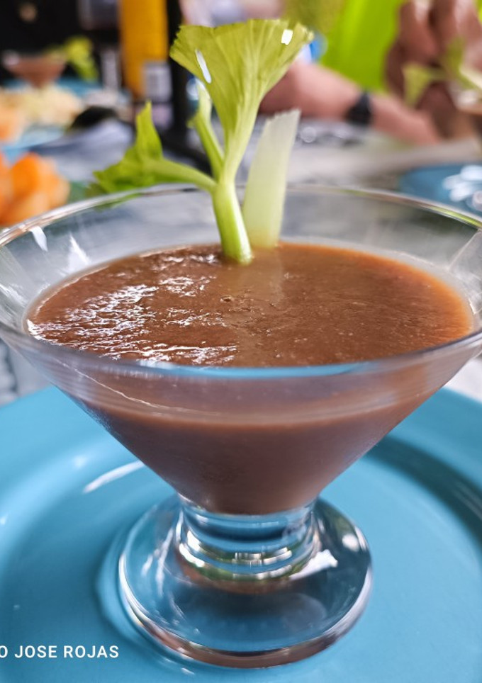 Una foto de Bloody Mary de lentejas