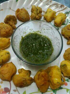 गोभी आलू पनीर के पकोड़े (Gobhi, aaloo, paneer ke pakode recipe in hindi) रेसिपी मुख्य फोटो