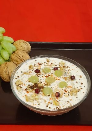 फ्रूट एंड नट रायता (Fruit and nut raita recipe in hindi) रेसिपी मुख्य फोटो