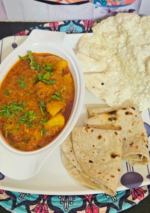 A picture of Dahi aloo.