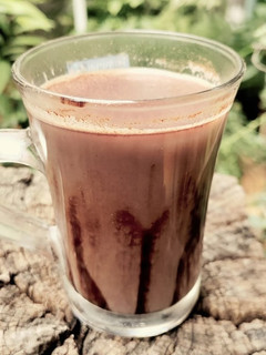 હોટ ચોકલેટ (Hot Chocolate Recipe In Gujarati) રેસીપી મુખ્ય ફોટો