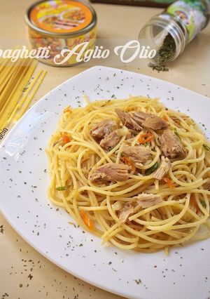 A picture of Spaghetti Aglio Olio (with Tuna).