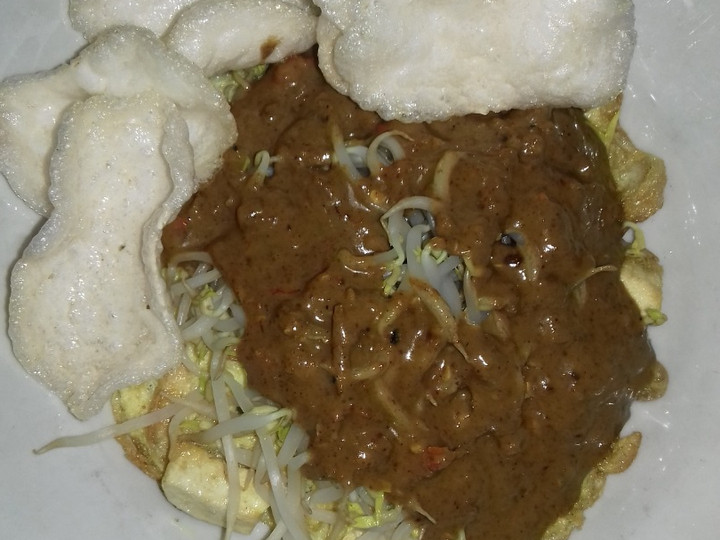 Bagaimana Menyiapkan Tahu telor bumbu petis yang Bikin Ngiler