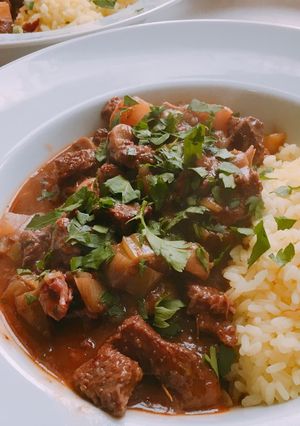 A picture of One Pot Beef and Potato Bourguignon.