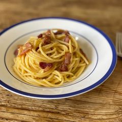 A picture of 🍝 Absolutely fail-safe Carbonara - only eggs.