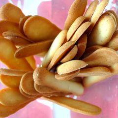 A picture of LANGUES DE CHAT (FRENCH CAT TONGUE COOKIES).