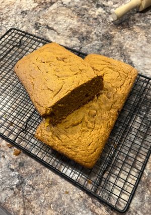 A picture of Pumpkin bread.