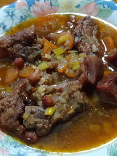 Una foto de Alubias de Tolosa con costillas y punta de jamón