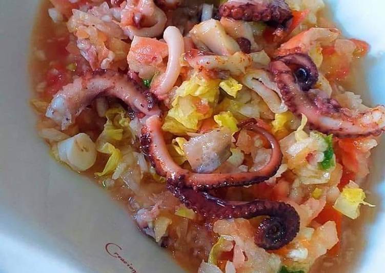 Ensalada de picadillo con pulpitos y toque de pulpo a la gallega