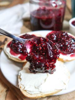 Una foto de MERMELADA DE MORA🥣