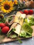 Piadina con salmone e salsa Tzatziki