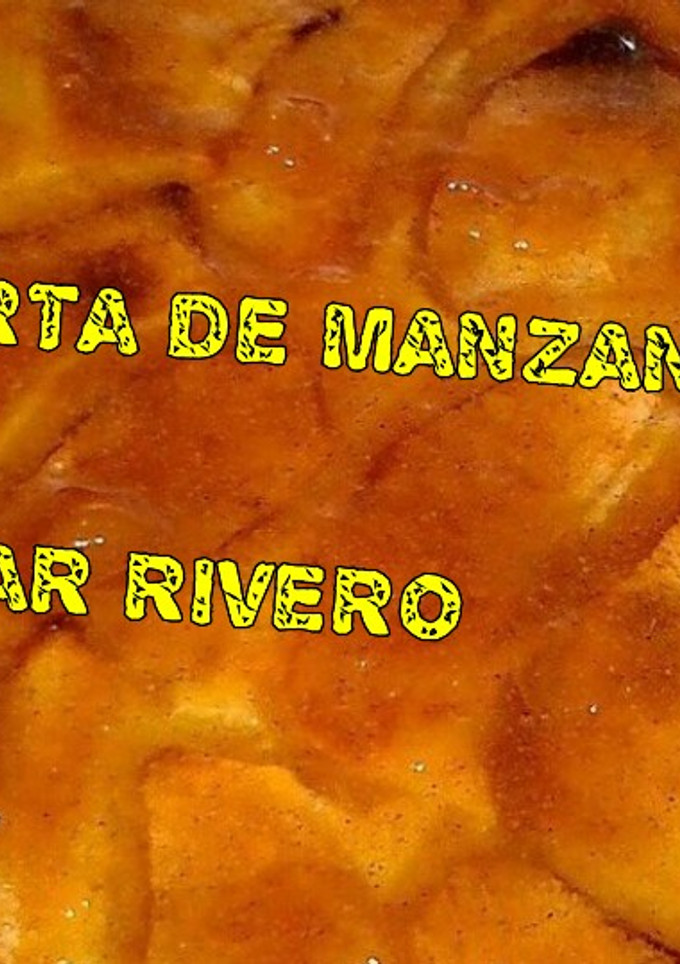 Una foto de Tarta de manzana con #pan bimbo y flan🎂