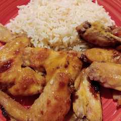 Una foto de Alitas de pollo en salsa de mostaza y miel