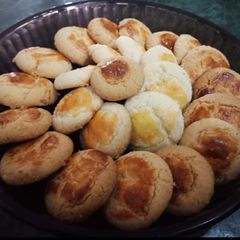 A picture of Basini Naan khatayi.