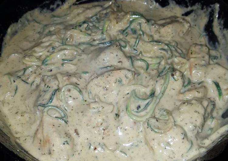 Zucchini Noodles with Pesto Chicken and Garlic Alfredo sauce