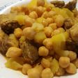 Guiso de costilla de cerdo y garbanzos