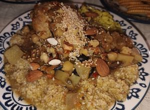 Una foto de Tajín de pollo con cuscús