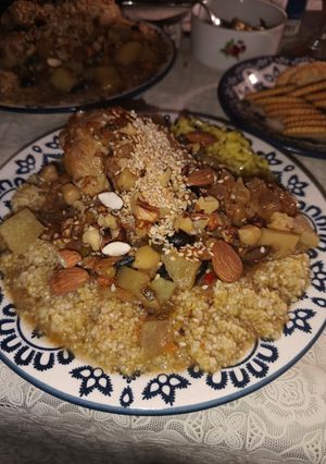 Una foto de Tajín de pollo con cuscús