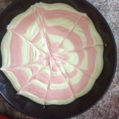 A picture of Strawberry Vanilla Flower Cake.