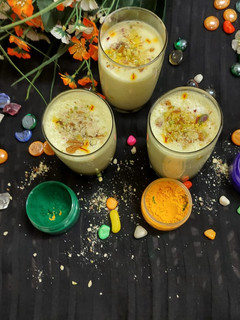 ड्राई फ्रूट्स लस्सी (dry fruits lassi recipe in Hindi) रेसिपी मुख्य फोटो
