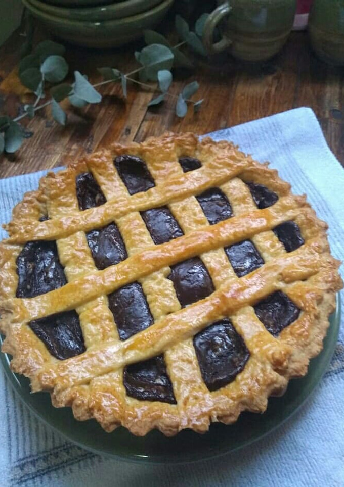 Una foto de Pasta frola rellena de chocolate y dulce de leche😀🍫