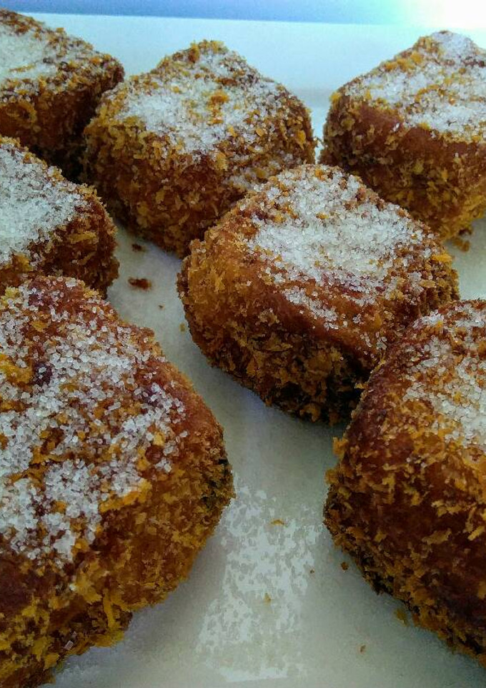 Una foto de Cuadritos de pan rellenos de crema pastelera de ayer!💕